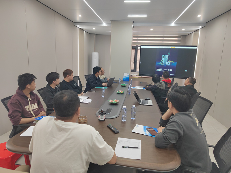 Meningkatkan Produksi Blok Beton melalui Kemitraan dengan Siemens dan Solusi Kontrol Jarak Jauh Tingkat Lanjut