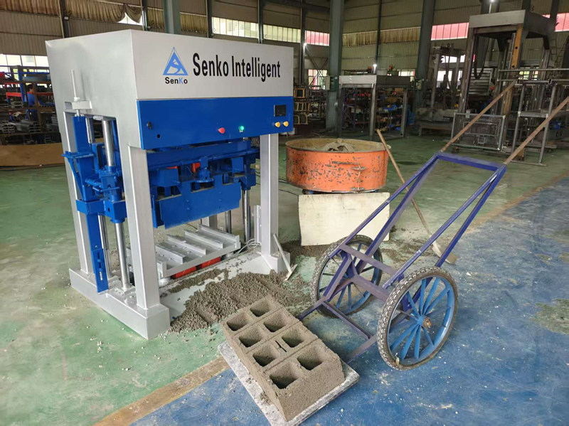 Senko Intelligent Equipment Mengirimkan 8 Lini Produksi Blok Semi-Otomatis ke Klien di Afrika, Menyeimbangkan Peningkatan Kapasitas dengan Keunggulan Tenaga Kerja Lokal