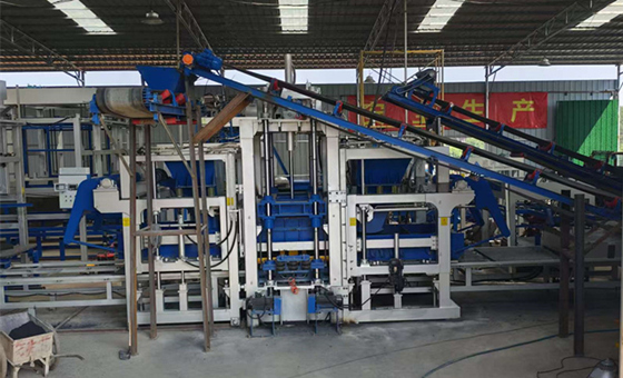 Lini produksi blok otomatis penuh QT12-15 di Provinsi Jiangxi